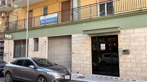 Centrale Appartamento di 3 Vani & Acc. Ristrutturato, Terrazza a Livello. Box.